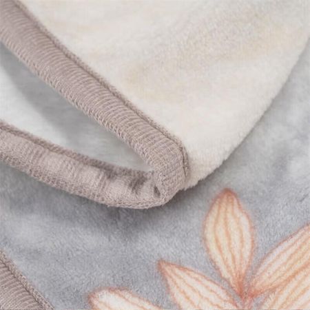Mercury Home Textiles Autumn Warmth Flannel Quilt