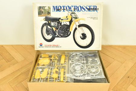 Nitto Suzuki Motocrosser RH73 1:8 Plastic Model Kit Unassembled from Japan